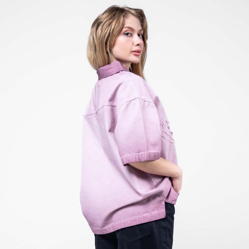 قميص الوان مدرجه وكتابه اماميه بارزة نص كم - بنفسج...