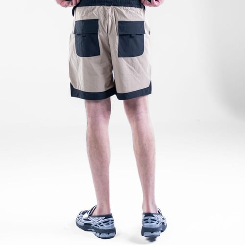 شورت ساده مصمم بلونين مختلفين - بيج