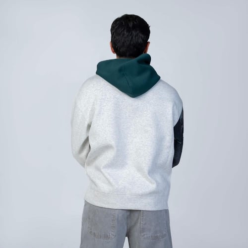 هودي سادة مع كاب زيتي اوفر سايز تطريز الكم الايمن...