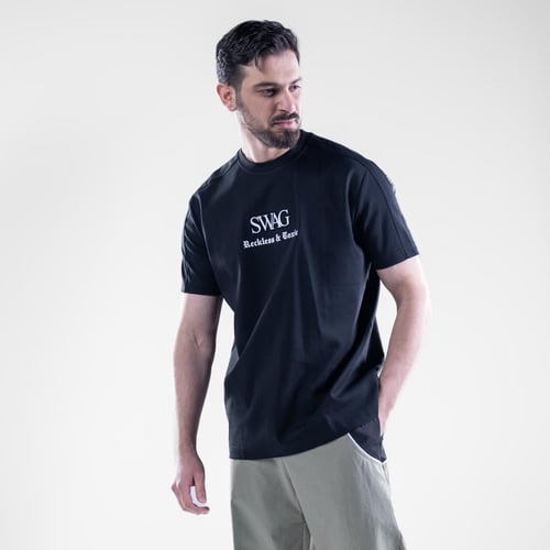 تيشيرت قصه بسيطه بطبعه سواج - اسود