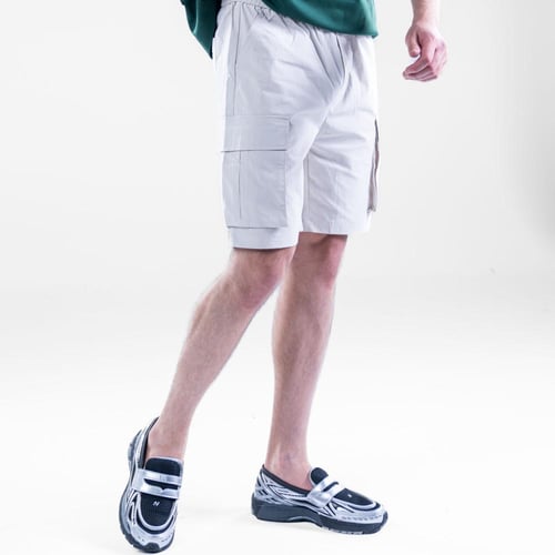 شورت برشوت كارجوا بتصميم واسع وجيوب متعددة باللون...