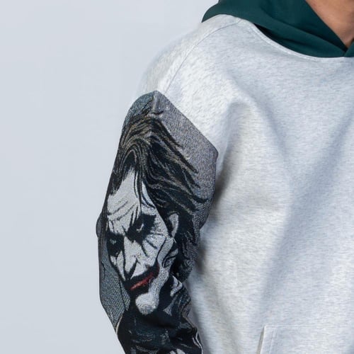 هودي سادة مع كاب زيتي اوفر سايز تطريز الكم الايمن...