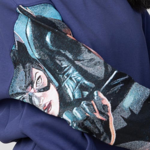 هودي مع كاب رمادي سادة اوفر سايز تطريز الكم الايمن...