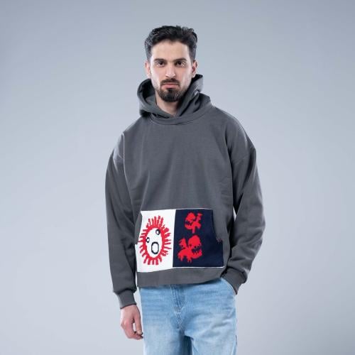 هودي واسع بكاب رمادى بتطريز رقع ملونة مختلفة