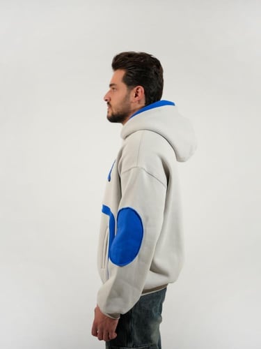 هودي بلونين مع تطريز امامي وجيوب - رمادي فاتح