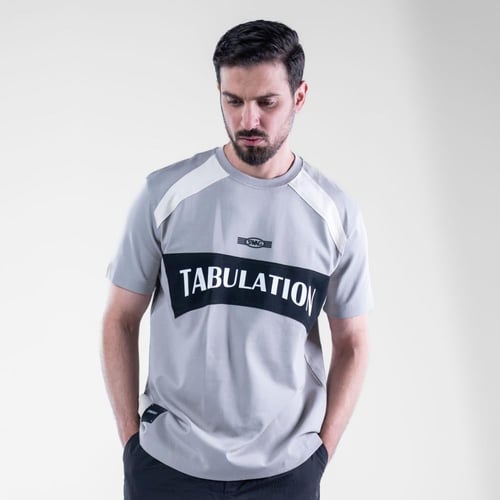 تيشيرت قصه عاديه بطابع رياضي - رصاصي