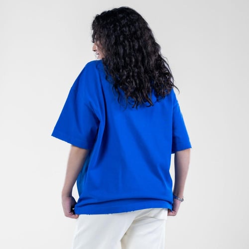 تيشيرت أوفرسايز بطبعه أماميه مميزة - ازرق