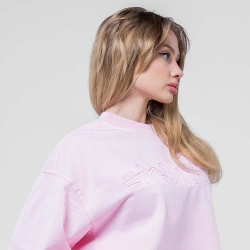 تيشيرت اوفرسايز بكتابه حفر اماميه - وردي