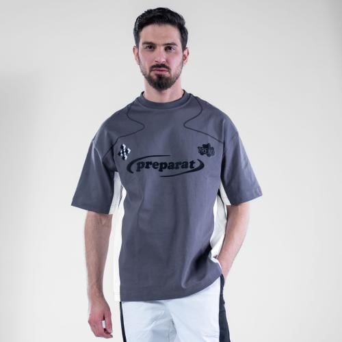 تيشيرت اوفر سايز نص كم بكتابة اماميه وخطوط منحنيه...