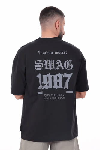 تيشيرت قصه عاديه بألوان حيادية وطباعه رقميه - اسود