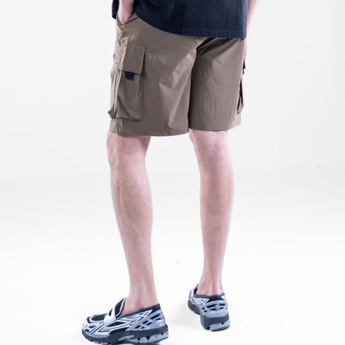 شورت كارجو أوفرسايز بجيوب جانبية كبيرة مربعه كاجوا...