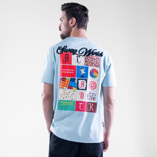 تيشيرت قصه عاديه مع طبعة رسومية - سماوي