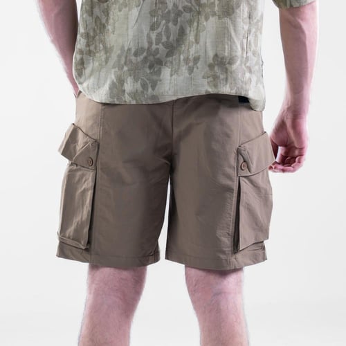 شورت كارجو باراشوت بجيوب متعددة عمليه وعصرية بلون...