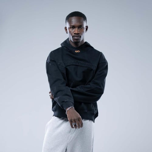 هودي أوفرسايز بكاب وتصميم جيب فريد-أسود