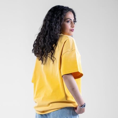 تيشيرت شبابي بألوان صيفية - اصفر
