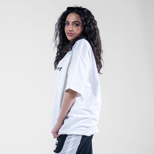 تيشيرت قطن بطبعه وتطريز فريد وعملى- ابيض