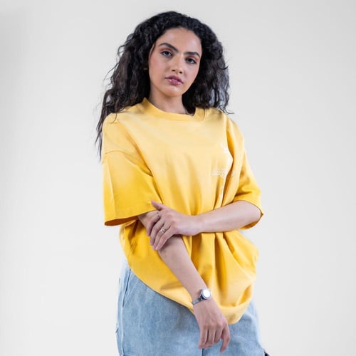 تيشيرت شبابي بألوان صيفية - اصفر