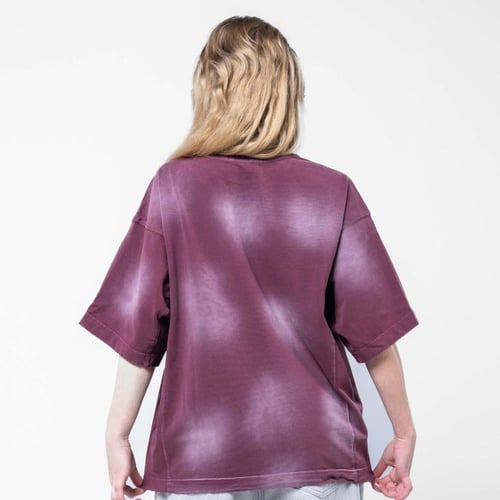 تيشيرت اوفرسايز بكتابه رقمية اماميه بارزة- أحمر غا...