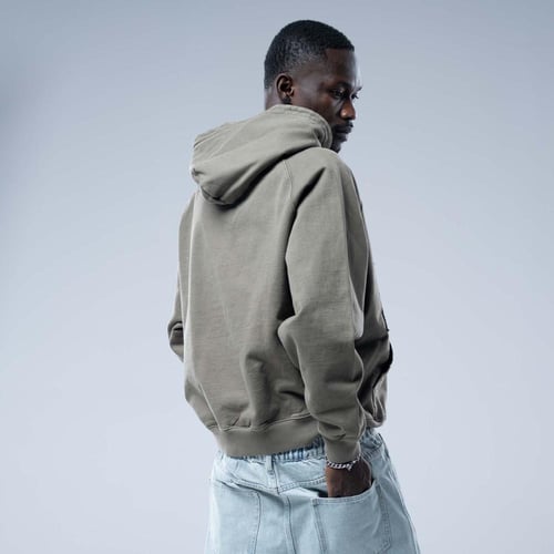 هودي اوفرسايز بكاب بتطريز بارز بنفس اللون - بني