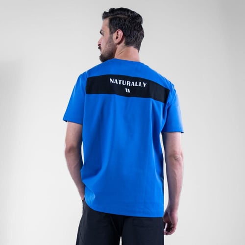 تيشيرت قصه بسيطه بطابع رياضي انيق - ازرق