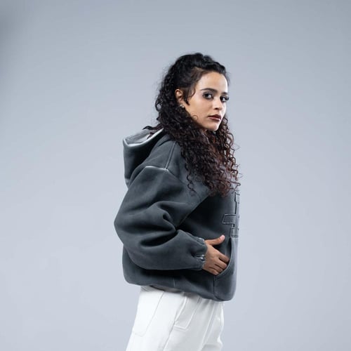 هودي اوفرسايز بكاب تطريز حرف بارز بجيوب - رمادي غا...