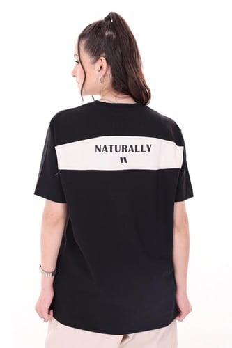 تيشيرت قصه عاديه بطابع رياضي - اسود