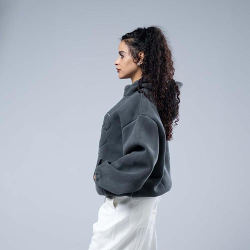 هودي اوفرسايز بكاب تطريز حرف بارز بجيوب - رمادي غا...