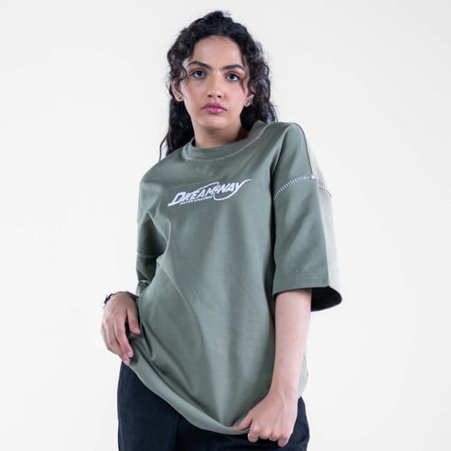 تيشيرت اوفرسايز خامه طبية بطبعة خلفية كبيرة - زيتي