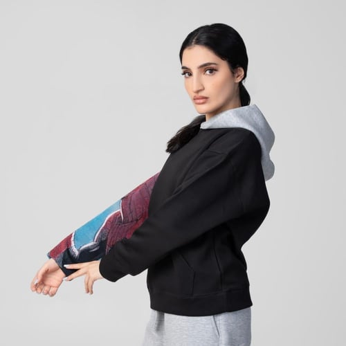 هودي مع كاب رمادي اوفر سايز تطريز الكم الايمن انمى...