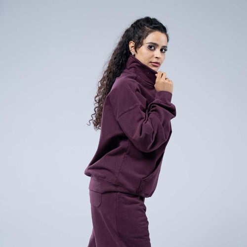 سويت شيرت أوفرسايز بسحاب قصير وياقة كلاسيكية وجيب...