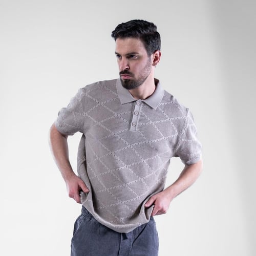 تيشيرت بولو كلاسيك بتفاصيل كاجول خامة ناعمة وخفيفة...