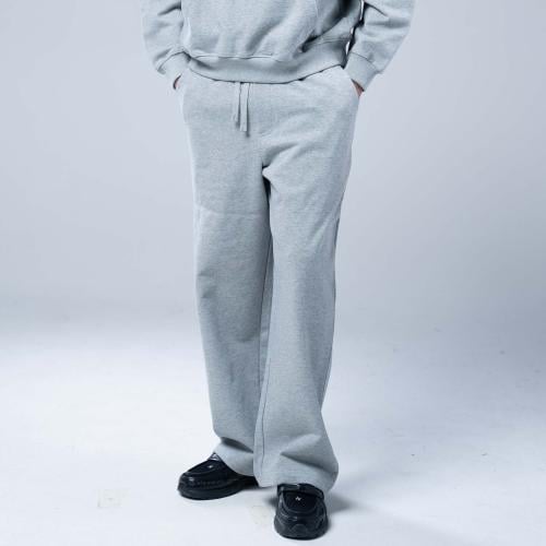 بنطلون رياضي واسع أوفرسايز بخصر مطاطي وقصة مستقيمة...