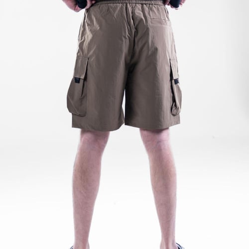شورت كارجو أوفرسايز بجيوب جانبية كبيرة مربعه كاجوا...