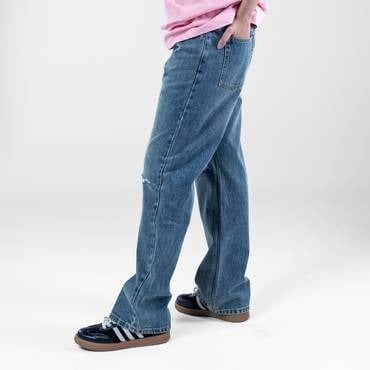 بنطلون جينز أوفرسايز بقصة مستقيمة وتمزيق خفيف – أز...