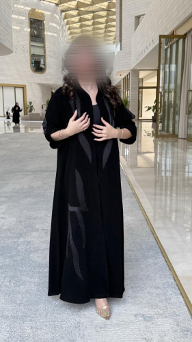 عبايه سوداء