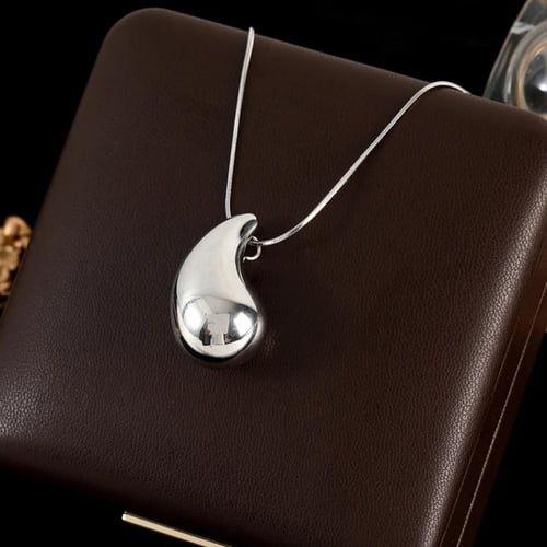 طقم نسائي أنيق