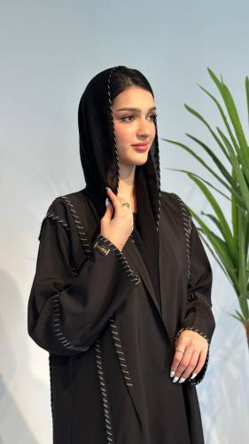 عباية كريب اسود | تطريز ناعم