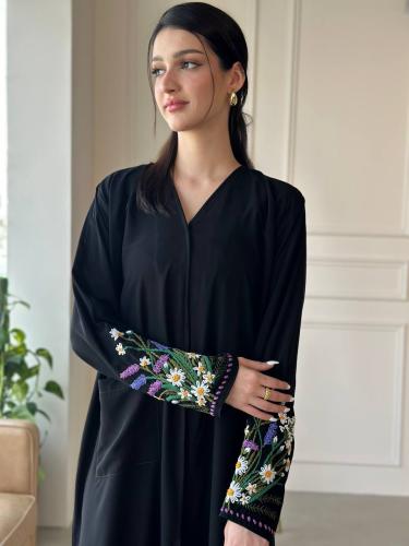 عباية كريب اسود | تطريز يدوي