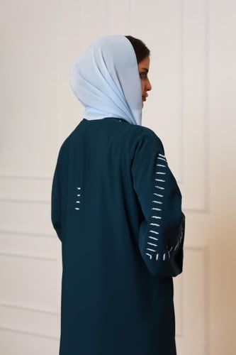 عباية كريب نواعم بترولي | تطريز هندسي سمااوي