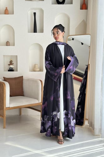 عباية شيفون طباعة اسود وبنفسجي
