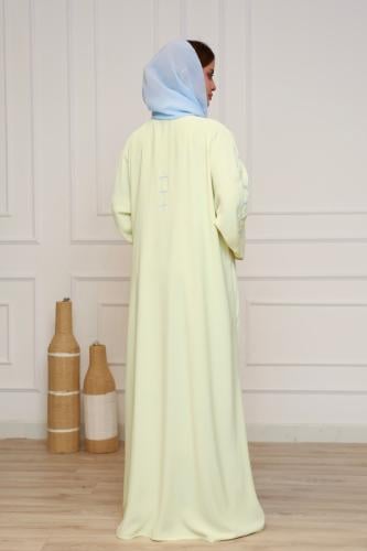 عباية كريب نواعم اصفر | بتطريز هندسي أزرق