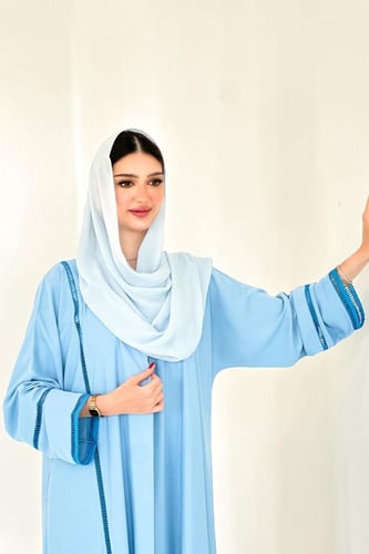 عباية كريب سماوي | تصميم عصري
