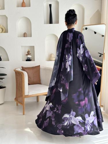 عباية شيفون طباعة اسود وبنفسجي