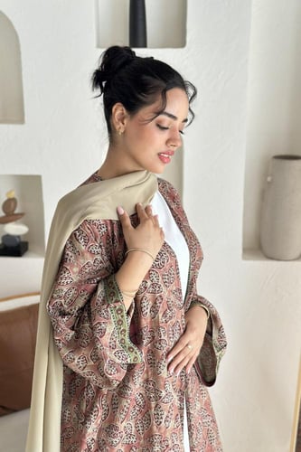 عباية حرير هندي | أكمام طرف أخضر