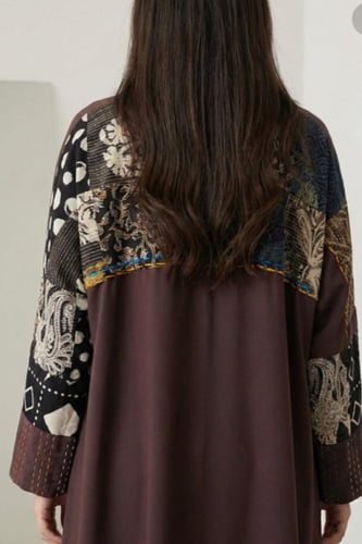 عباية كريب مغسول بني | قطن هندي ولمسة تطريز