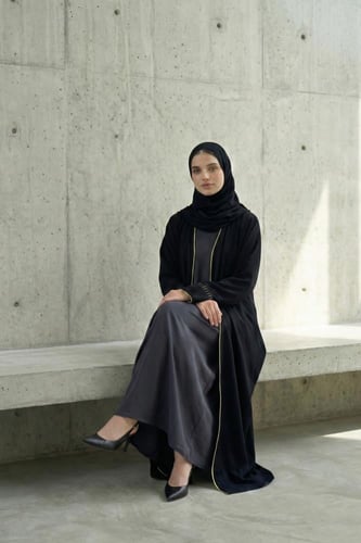 عباية كريب كوري| لمسة تطريز (Butter Yellow)،