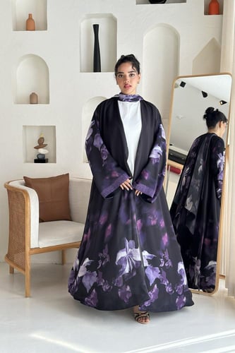 عباية شيفون طباعة اسود وبنفسجي