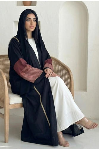 عباية كريب مغسولاسود | أكمام واسعة