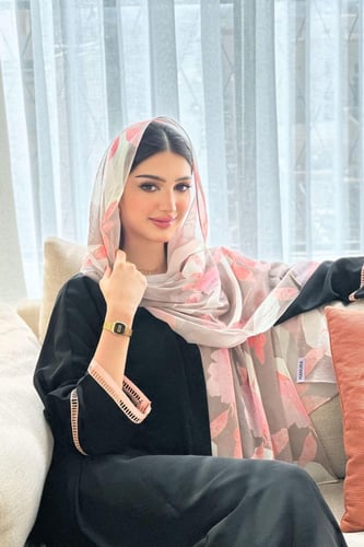 عباية كريب أسود | طرحة بوال زهري