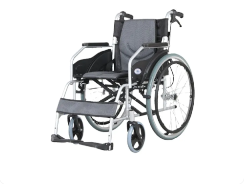 كرسي متحرك ألمنيوم خفيف الوزن كفر كبير مقاس 18 إنش...